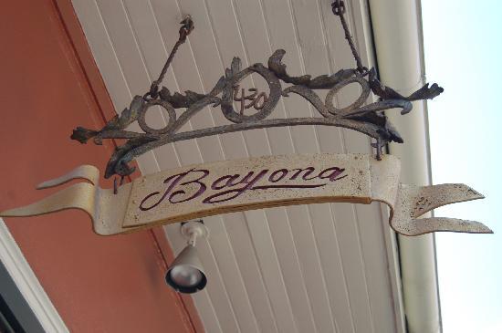 BayonaSign