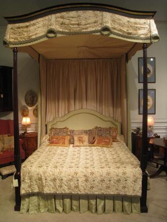 George III mahogany 6ft wide four poster bed, Olympia International Art & Antiques Fair, London, Sourcing antiques in England, Antiques Diva, 