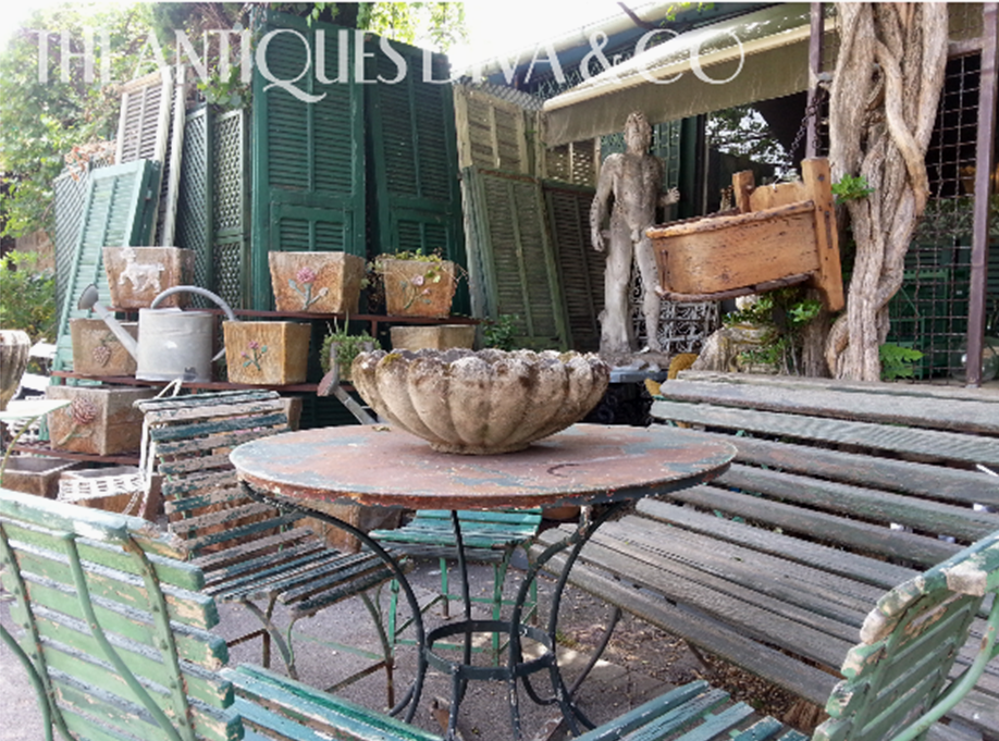 Antiques Diva Provence Tours, Sourcing antiques in Provence, Diva Guide Caren, French Antiques, L’isle sir la Sorgue, Flea markets in Provence