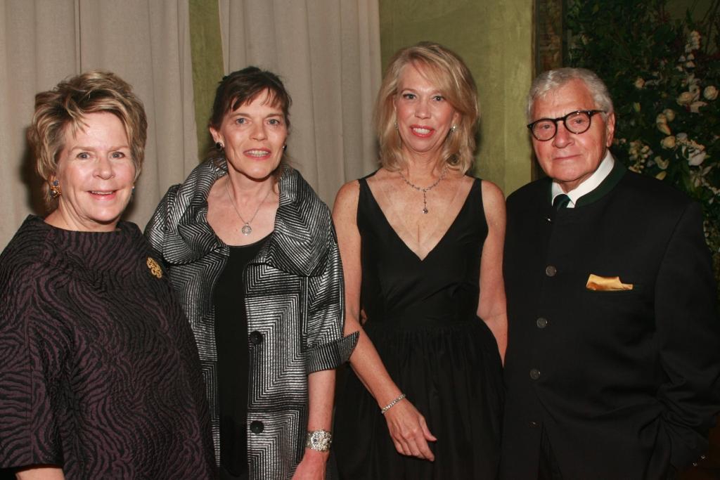 Preview Party for The International Fine Art & Antiques Show, The Society of Memorial Sloan Kettering, Park Avenue Armory in New York, Toma Clark Haines, The Antiques Diva, Elle Décor, Michael Boodro, Maison Gerard, 