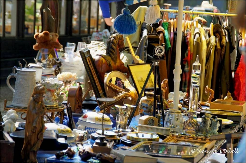 Buying antiques in Italy, Shopping in Tuscany, Antiques Diva Italy Tours, Flea Markets of Italy, Italian Travel Tips