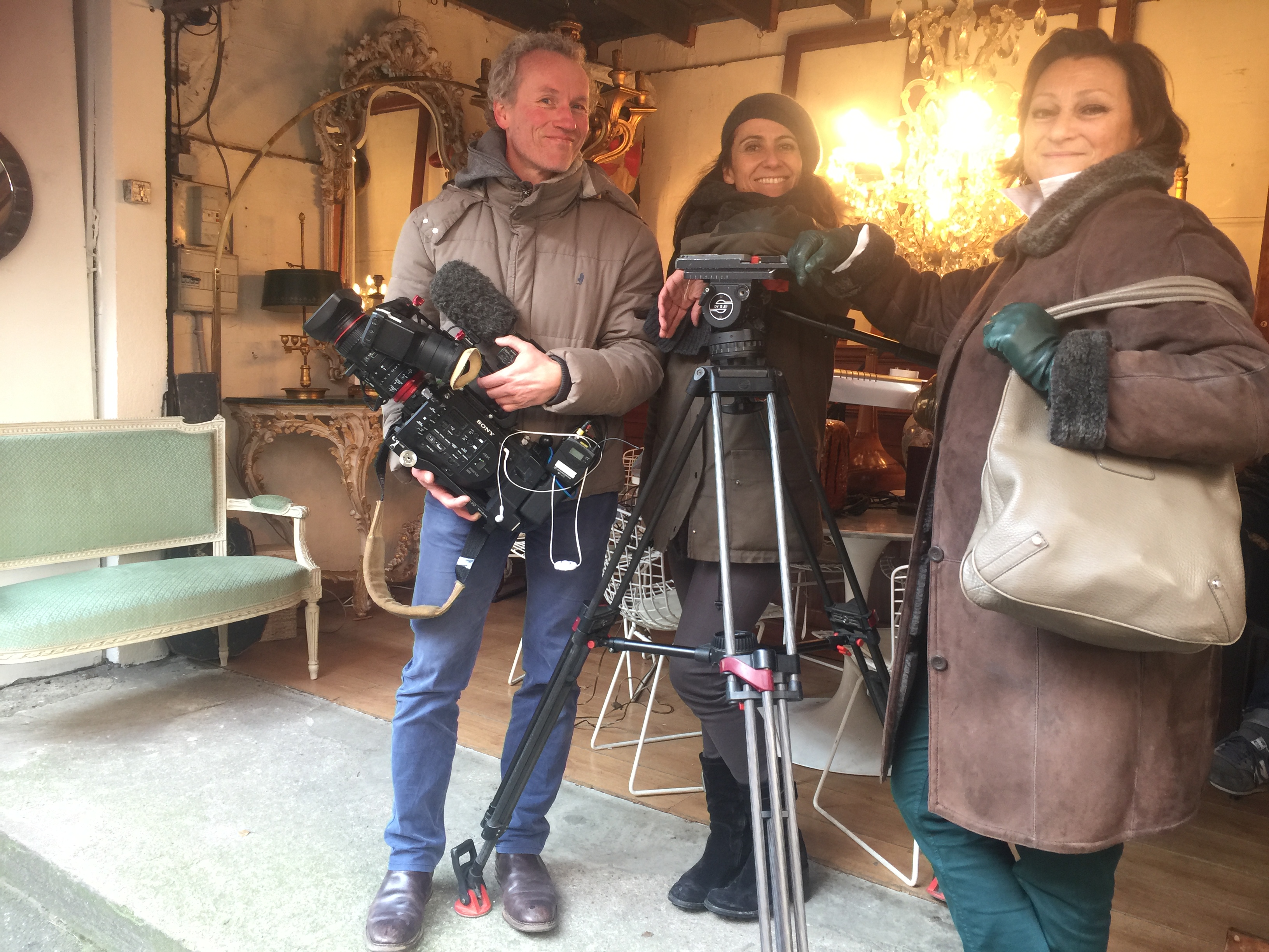 Diva Guide Danielle filming with TF1