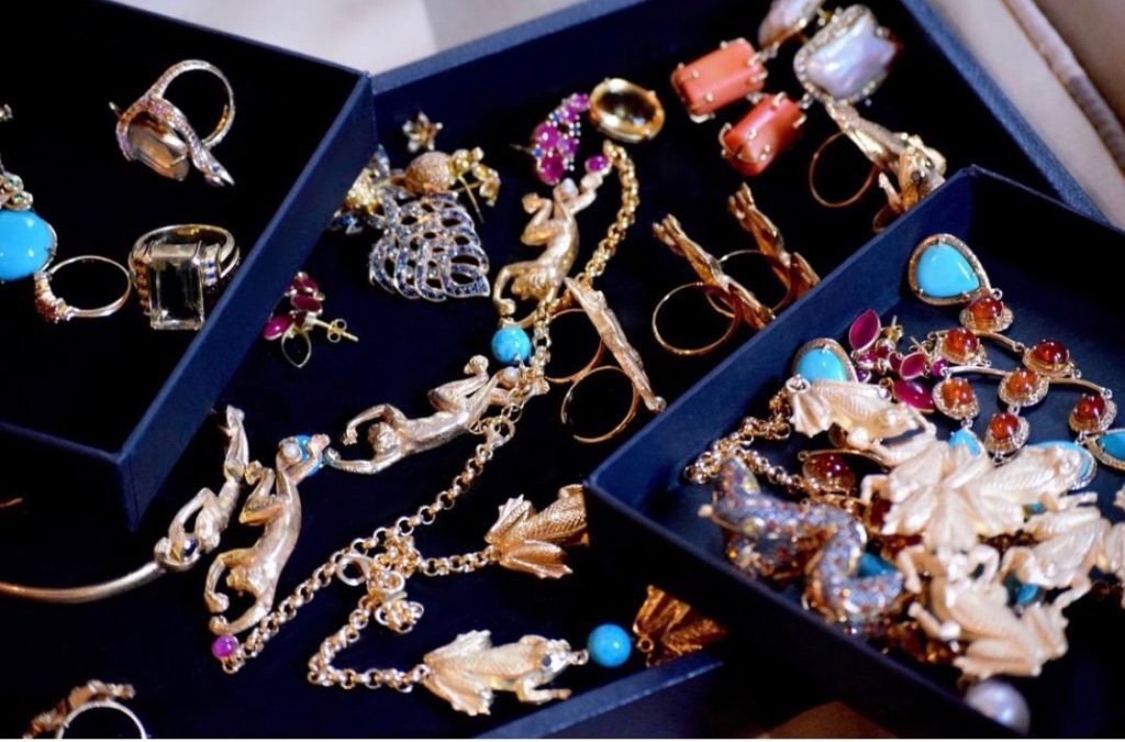 I became obsessed with glamour and jewelry by watching Dallas | Toma Clark Haines | The Antiques Diva & Co